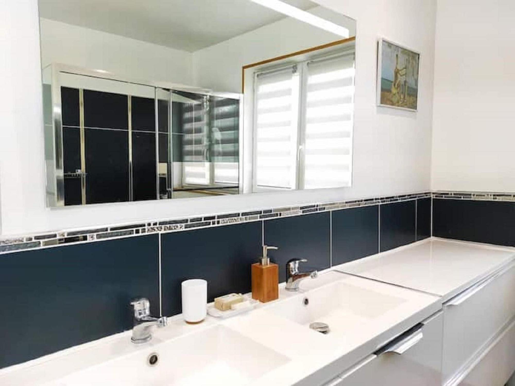 Cozy Holiday Home In Givonne Ngoại thất bức ảnh