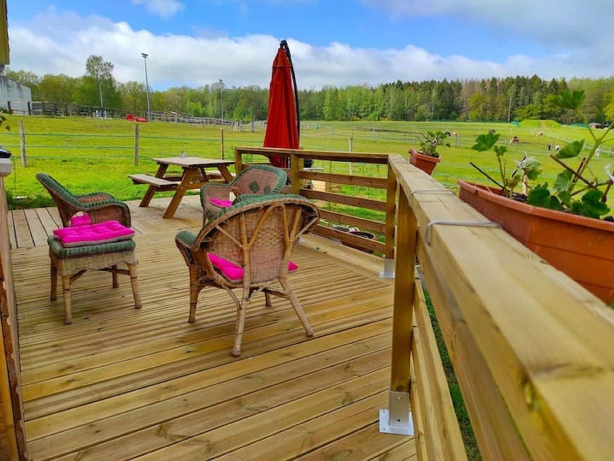 Cozy Holiday Home In Givonne Ngoại thất bức ảnh